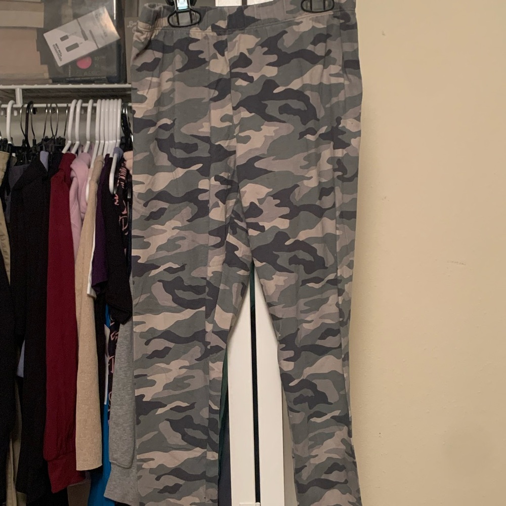 No Boundaries Camouflage Leggings